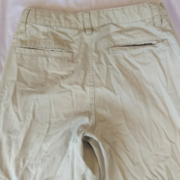 Old navy boy's khaki shorts - Picture 5 of 7